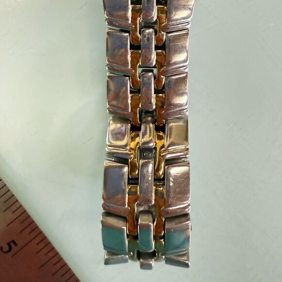 Seiko Quartz 7N42-6C10 Two-Tone Watch Gold Silver Japan EUC 6¾” Wrist - Picture 5 of 9